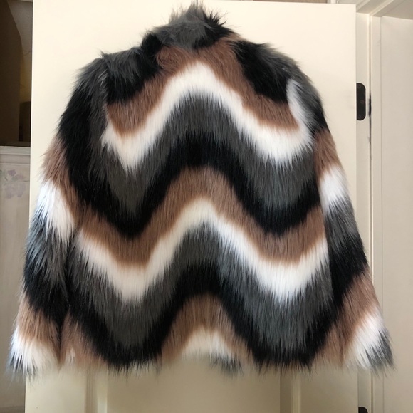 Forever 21 faux fur coat - Picture 3 of 3